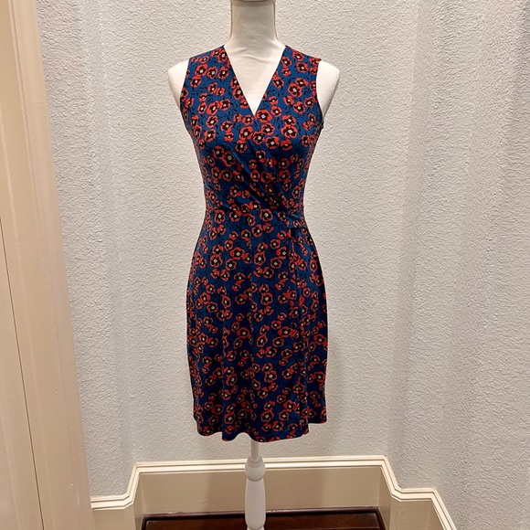 Elegant Floral V-Neck Midi Dress - Picture 1 of 3